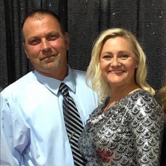 Meet your Posher, Leslie - Picture 1 of 1